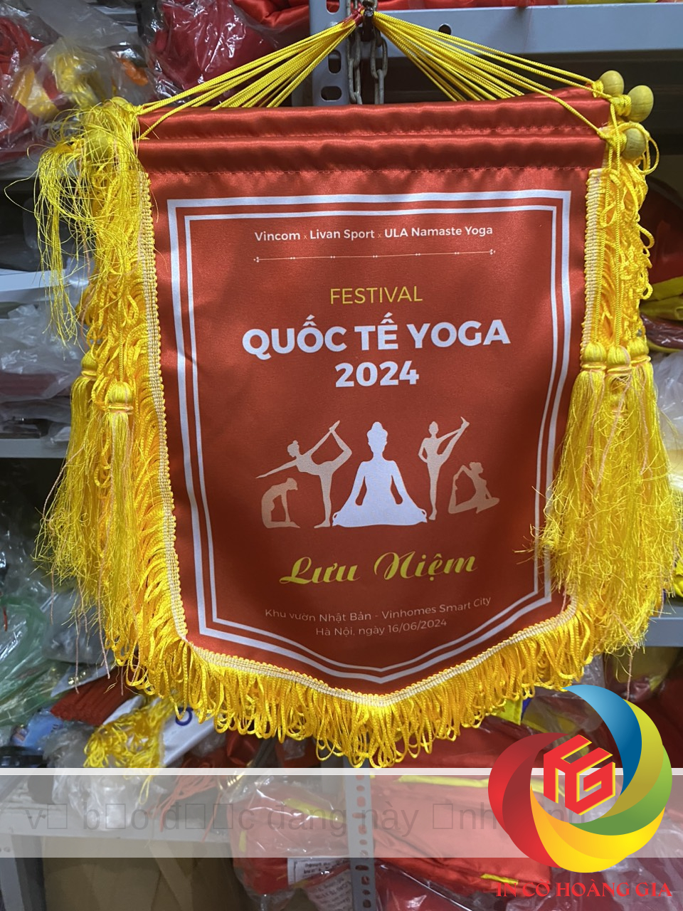 Cờ lưu niệm giao hữu