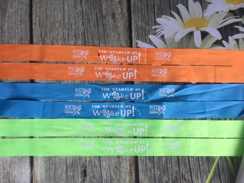 Làm băng rôn đeo đầu