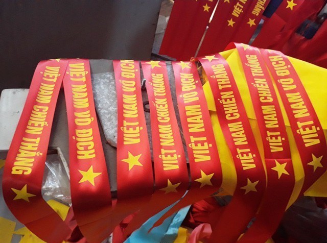 Thiết kế băng rôn đeo đầu