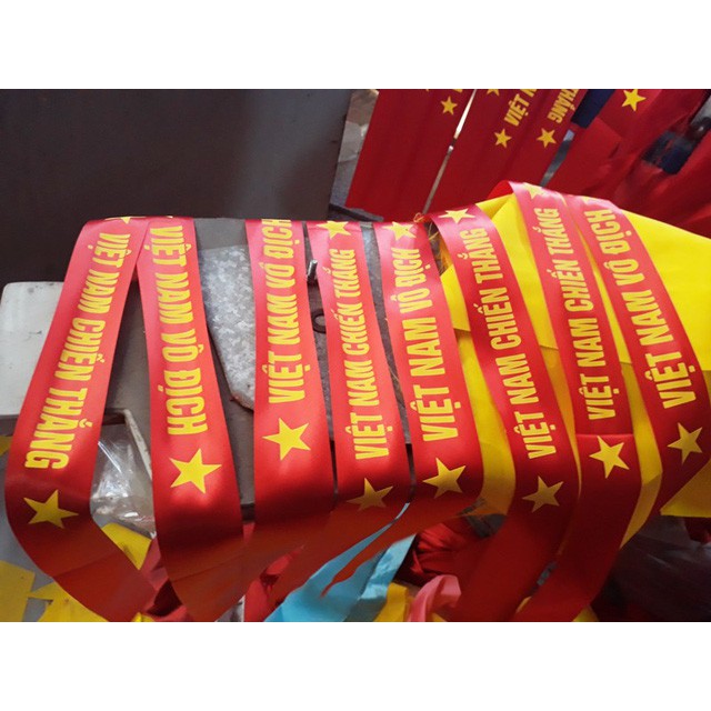 Băng rôn đeo đầu tôi yêu Việt Nam