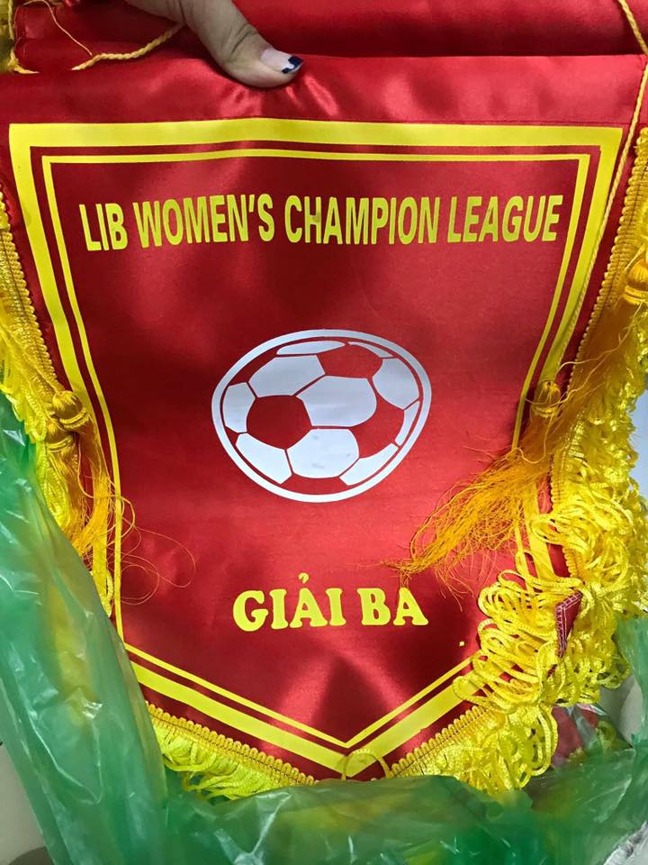 Cờ lưu niệm cầu thủ xuất sắc