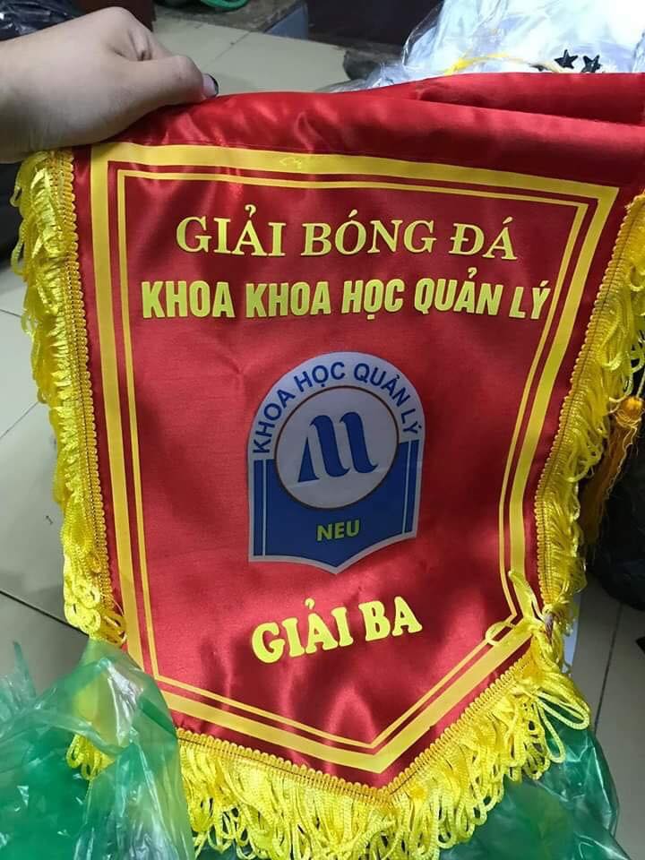 Cờ lưu niệm cầu thủ xuất sắc