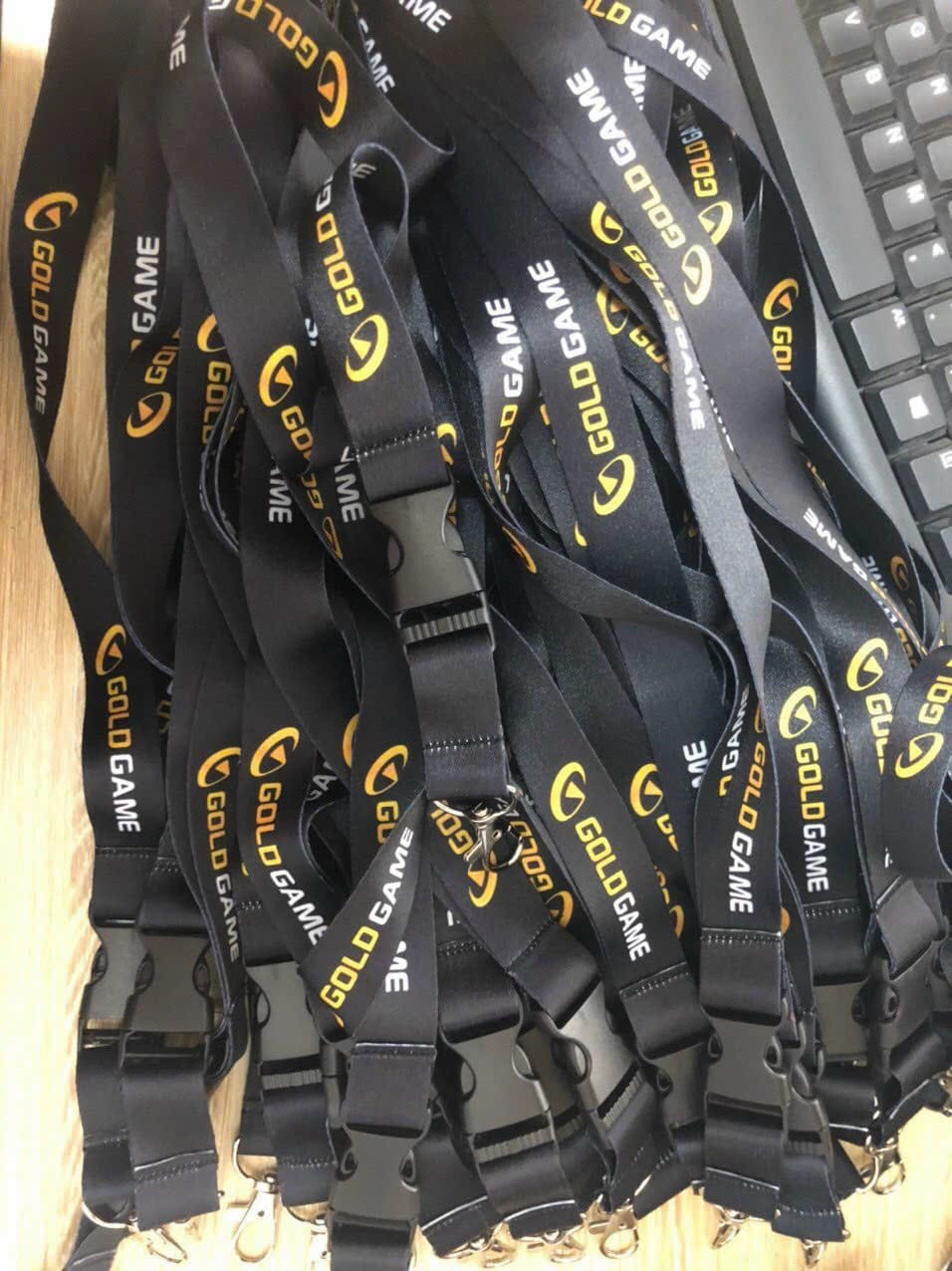 Dây đeo thẻ in logo