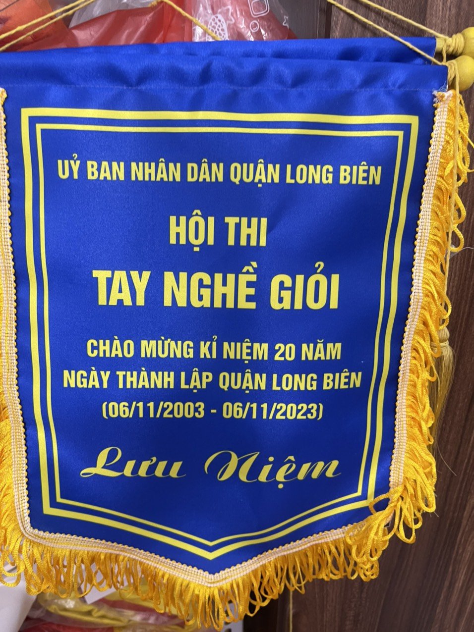 Cờ lưu niệm hội thi bí thư chi bộ giỏi