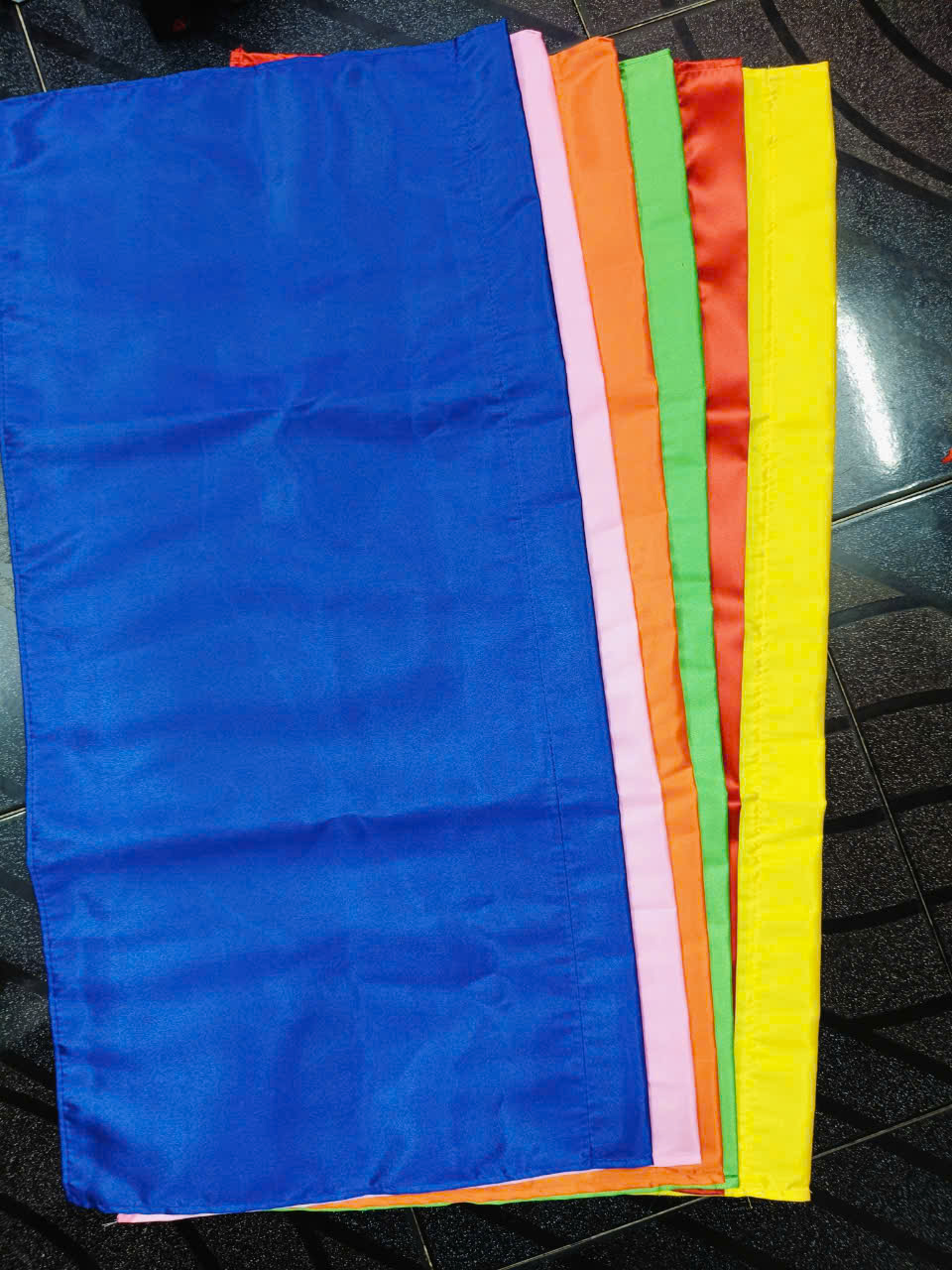 Cờ Chuối Để Làm Gì? - Xưởng In Cờ HOÀNG GIA