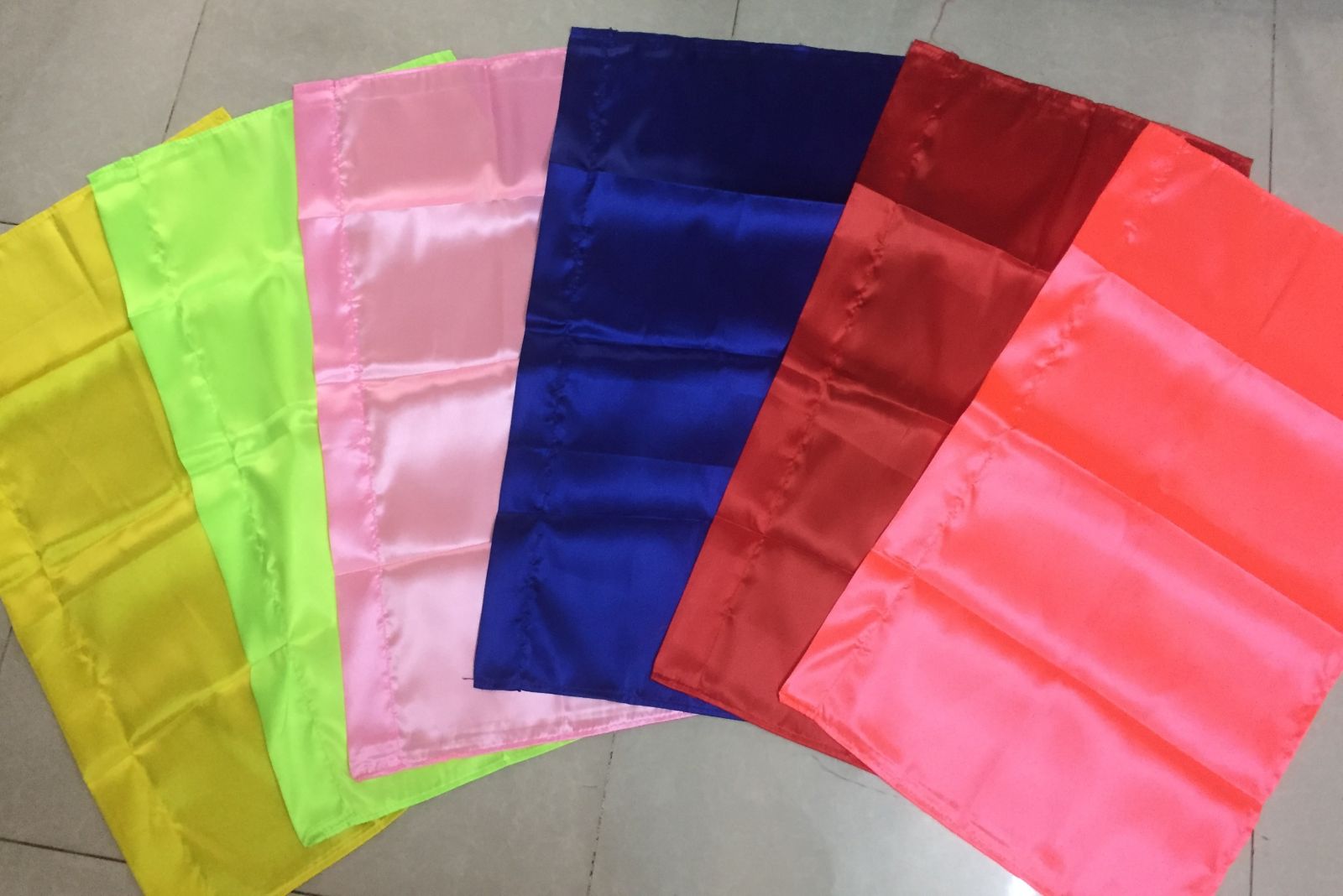 Cờ Chuối Bao Nhiêu Tiền - Xưởng In Cờ HOÀNG GIA Hà Nội