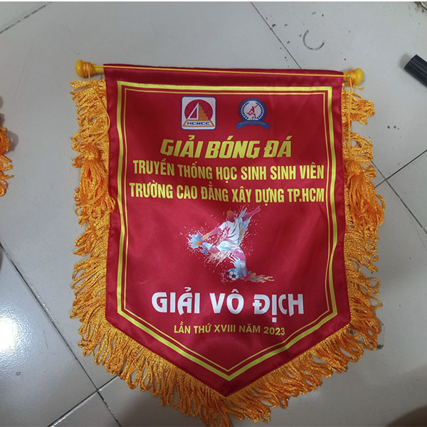 Cờ lưu niệm bóng đá đẹp
