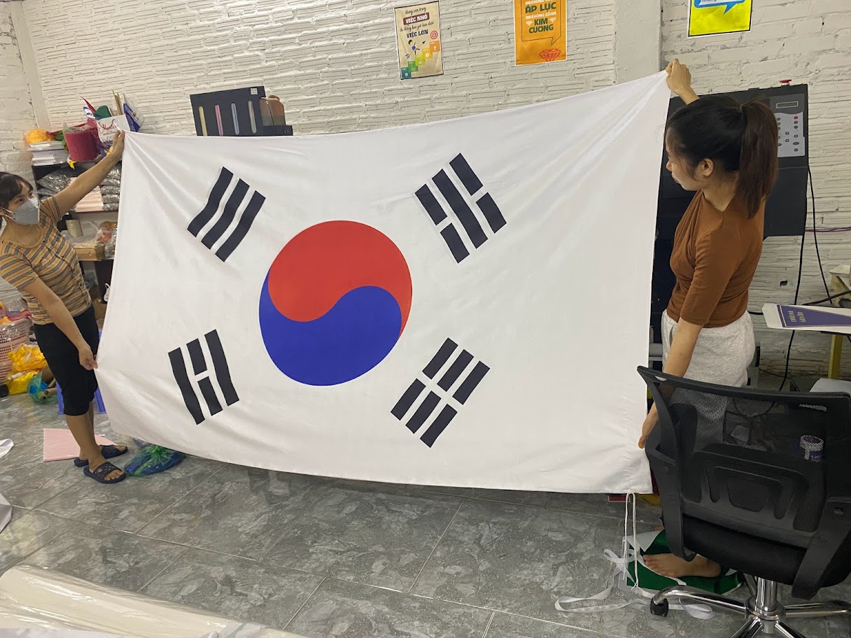 In cờ vải Hà Nội