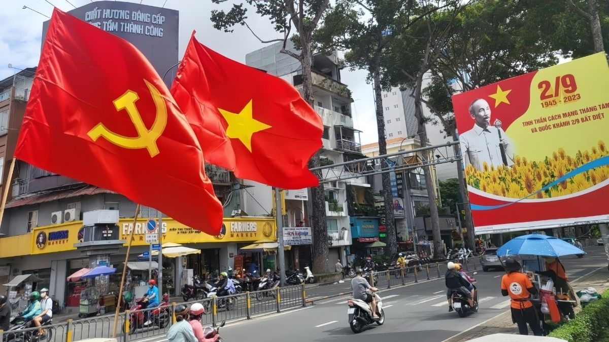 Cờ Đảng treo ngày 2/9 – Xưởng in cờ HOÀNG GIA Hà Nội