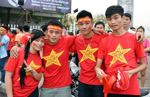 Băng rôn đeo đầu ủng hộ đội tuyển