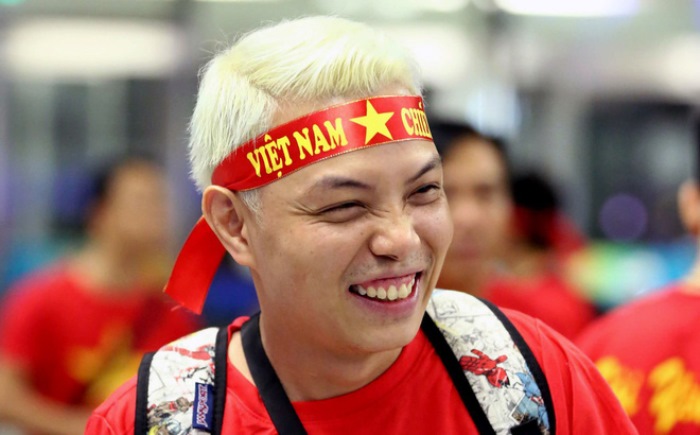 Giá băng rôn đeo đầu