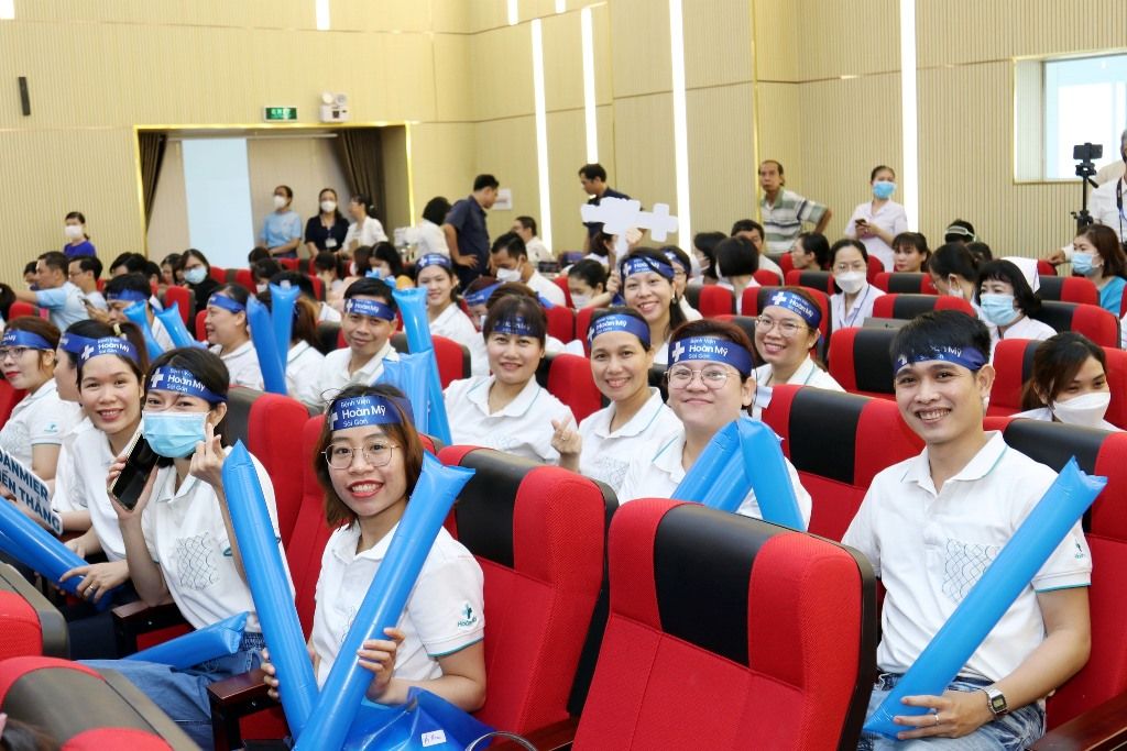 Băng rôn đeo đầu lễ khai trương