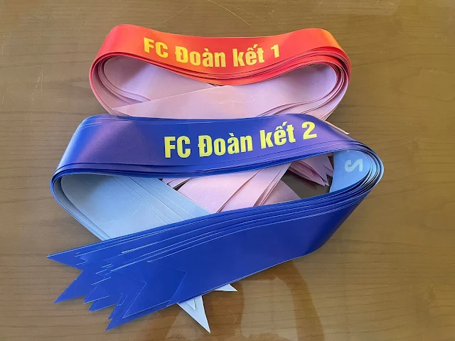 Làm băng rôn đeo đầu