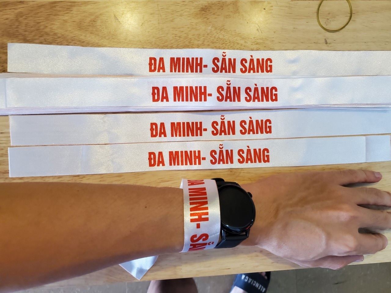 Băng rôn đeo đầu thể thao