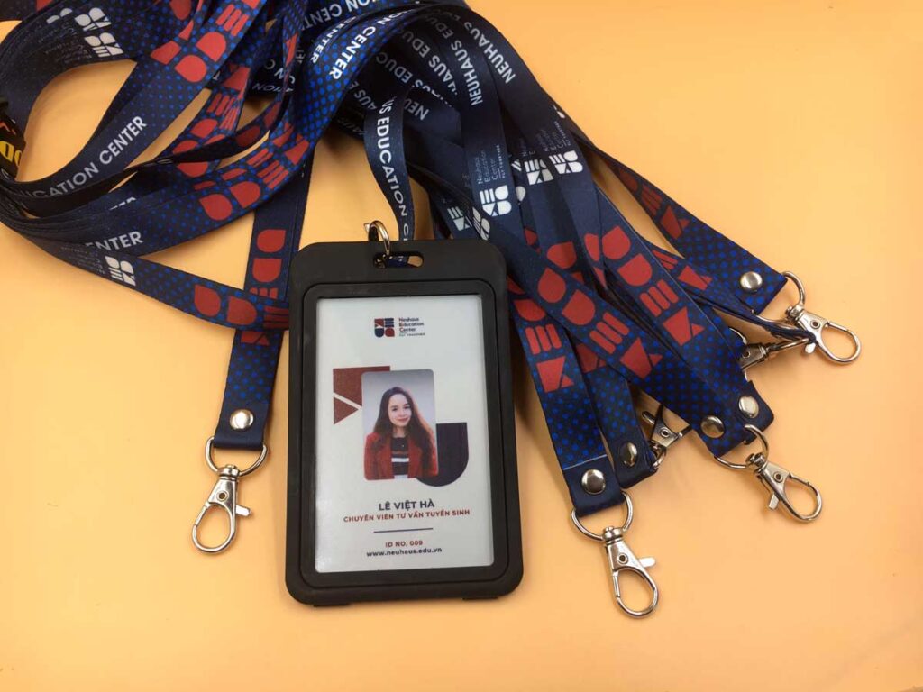Làm dây đeo thẻ