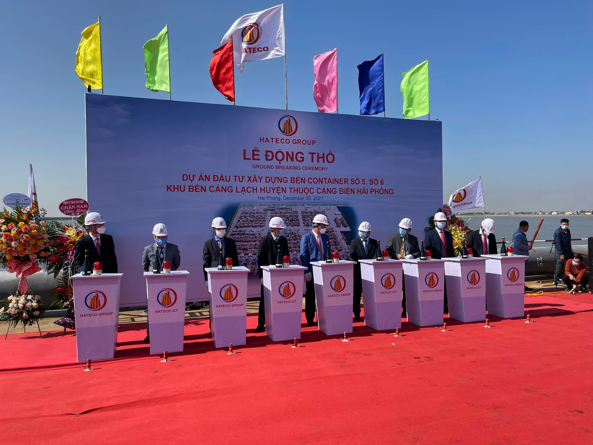 Cờ Lá Chuối Đẹp, Bền Ngoài Trời - Xưởng In Cờ HOÀNG GIA Hà Nội