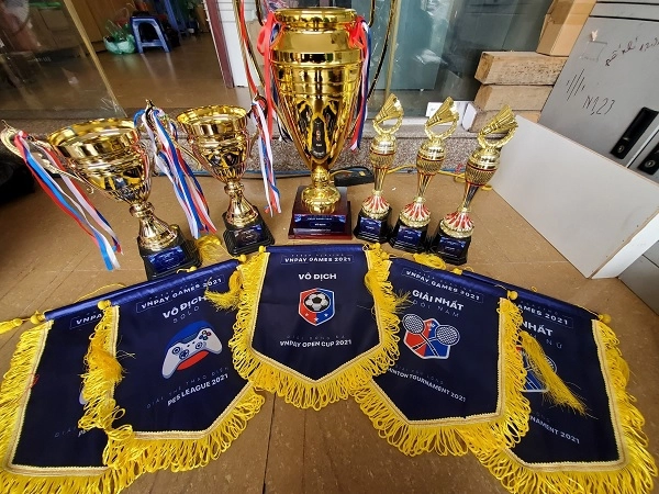 Cờ lưu niệm đá banh