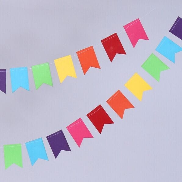 Mua cờ đuôi nheo – Xưởng in cờ HOÀNG GIA Hà Nội