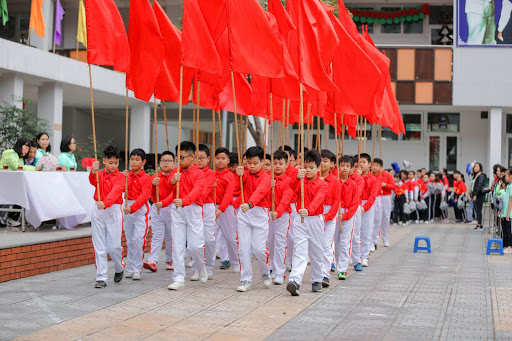 Cờ Hồng Kỳ Giá Bao Nhiêu? - Xưởng In Cờ HOÀNG GIA Hà Nội