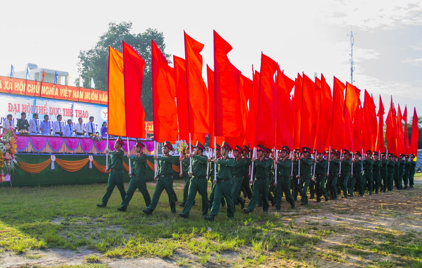 Cờ Hồng Kỳ Dùng Trong Đại Hội –  Xưởng In Cờ HOÀNG GIA