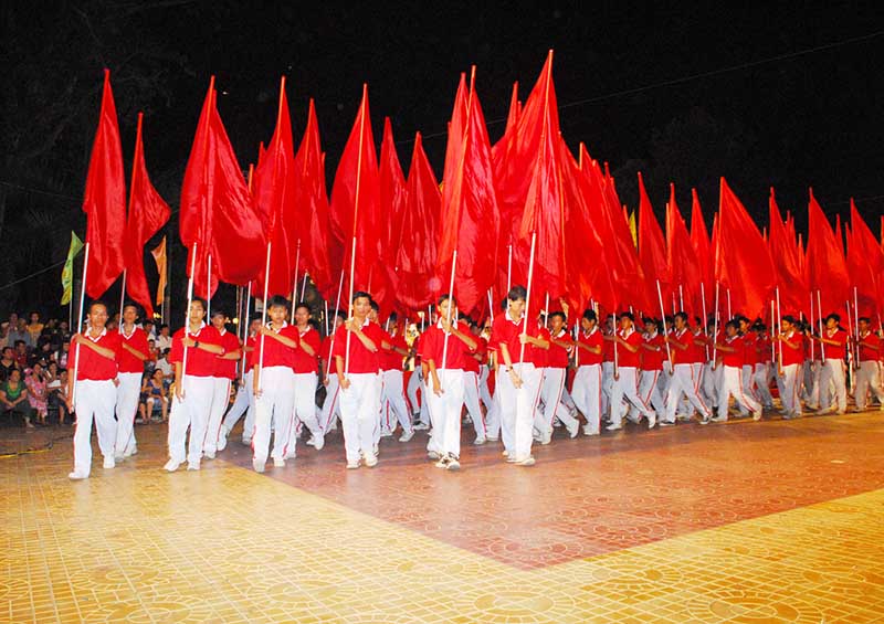 Cờ Hồng Kỳ To Giá Tận Xưởng - Xưởng In Cờ HOÀNG GIA Hà Nội