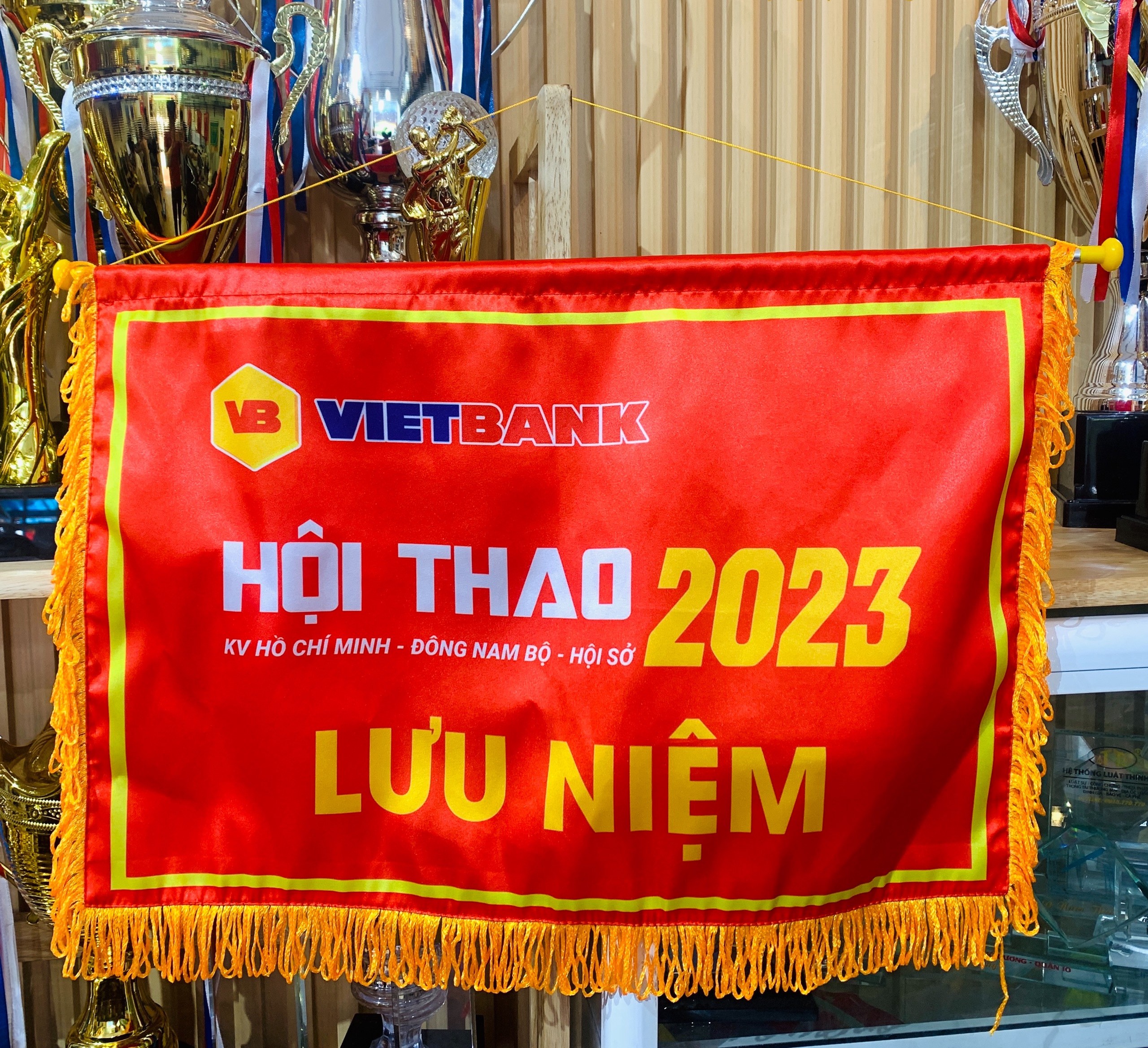 Cờ lưu niệm