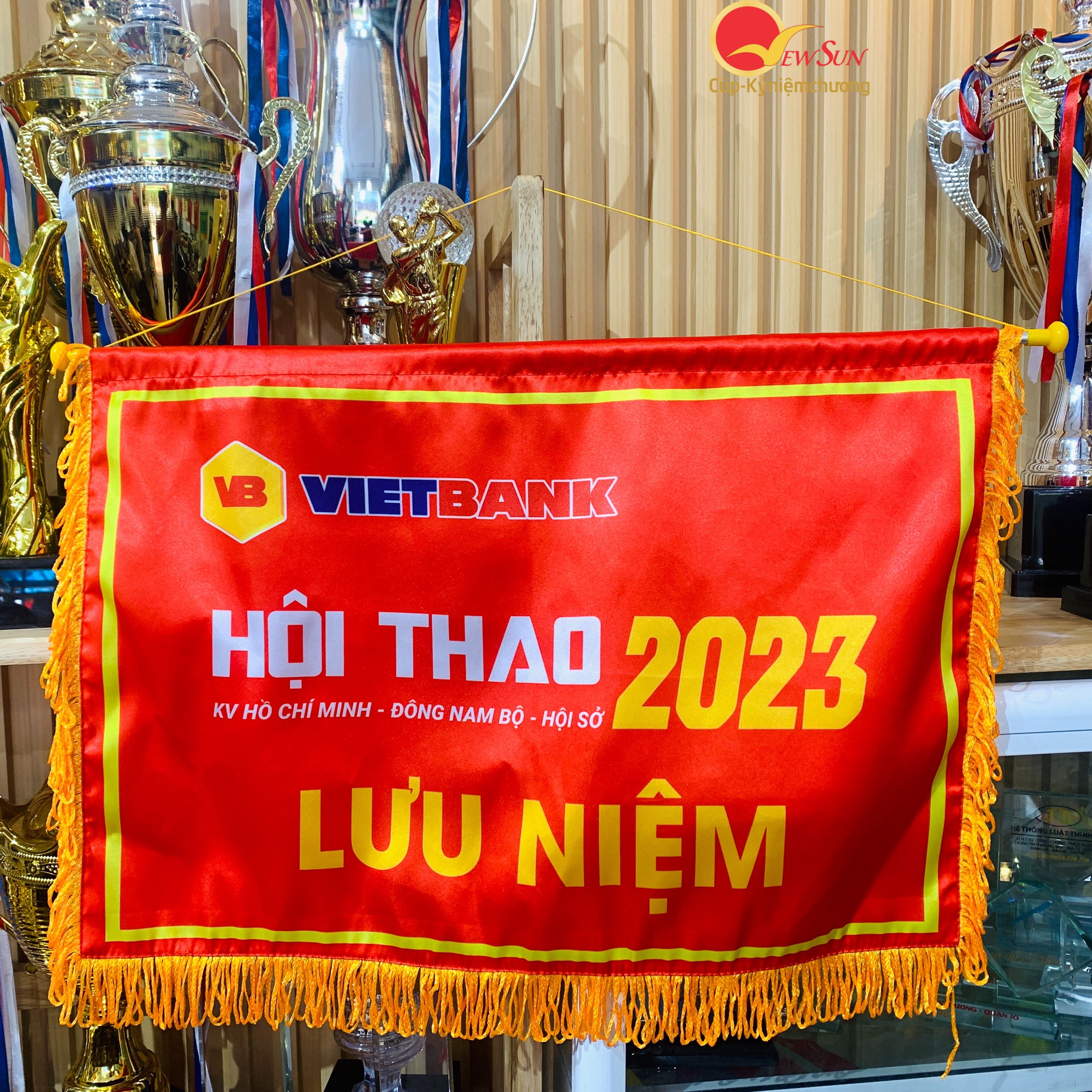 Cờ lưu niệm