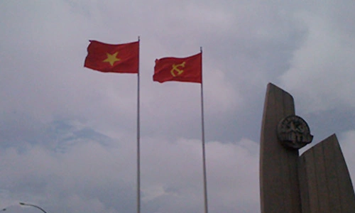 Cờ Đảng Treo Cơ Quan - Xưởng In Cờ HOÀNG GIA Hà Nội