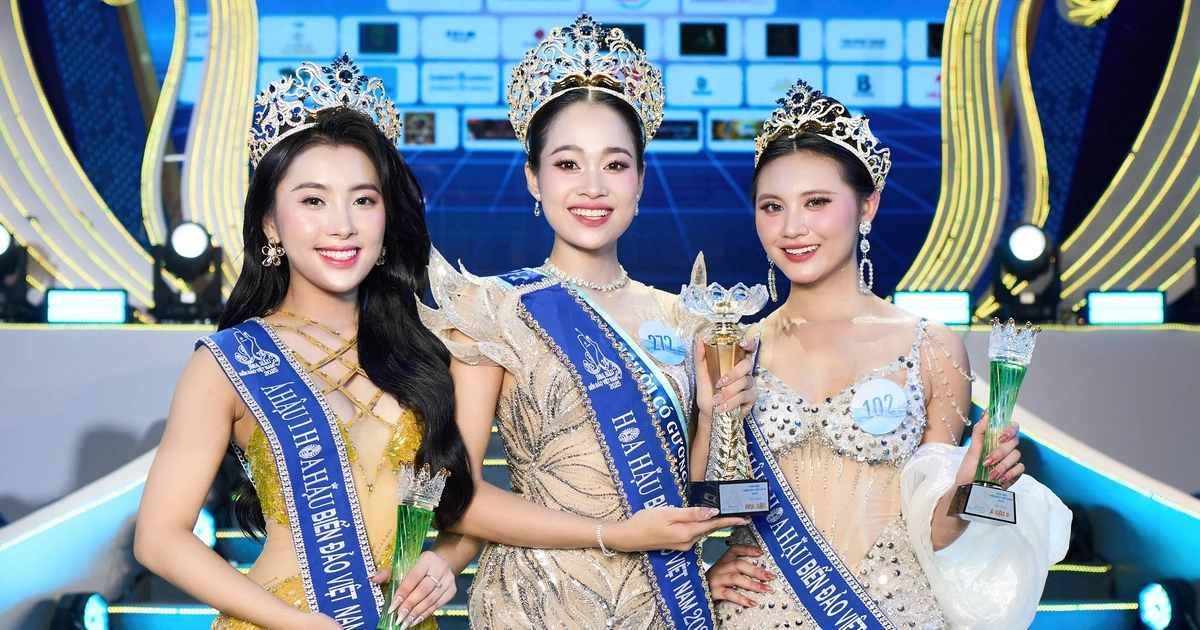 Băng rôn đeo chéo hoa hậu