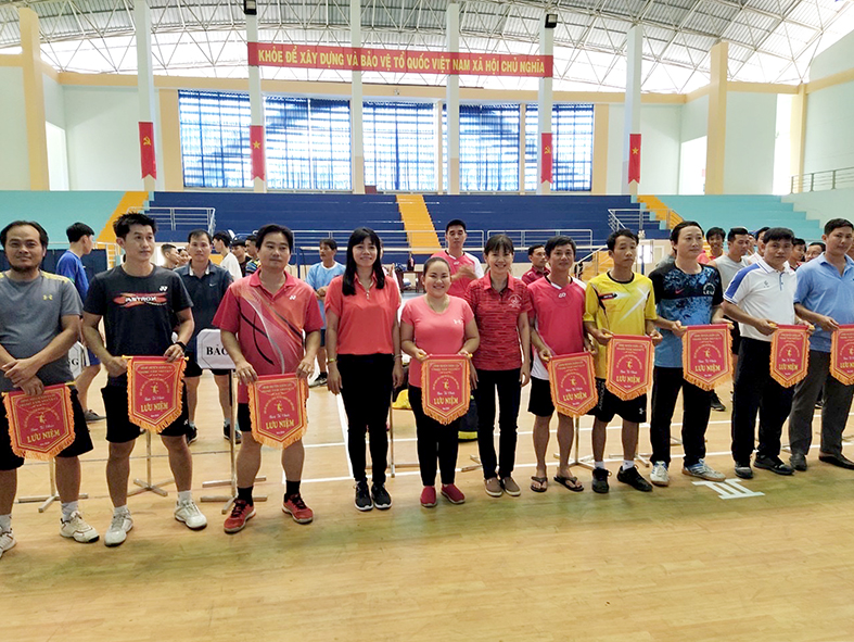 Cờ lưu niệm giá