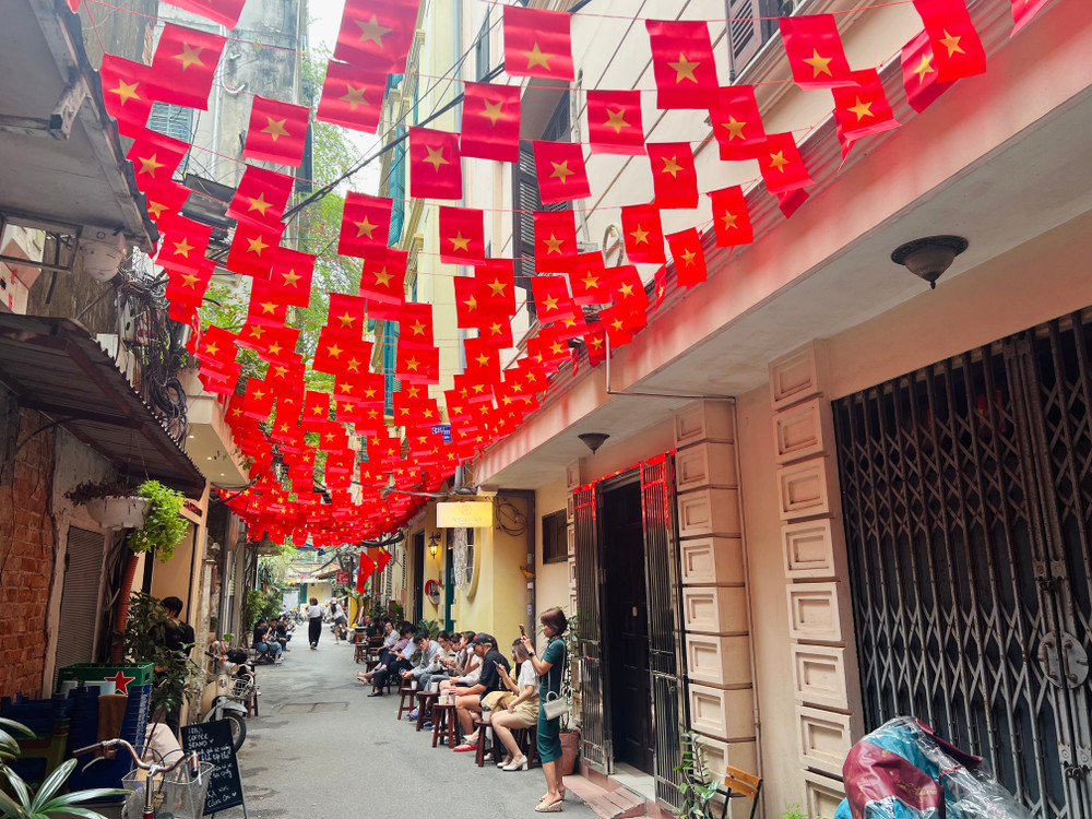 Mua Cờ Dây Sao Đảng Tại Xưởng – Xưởng In Cờ HOÀNG GIA Hà Nội