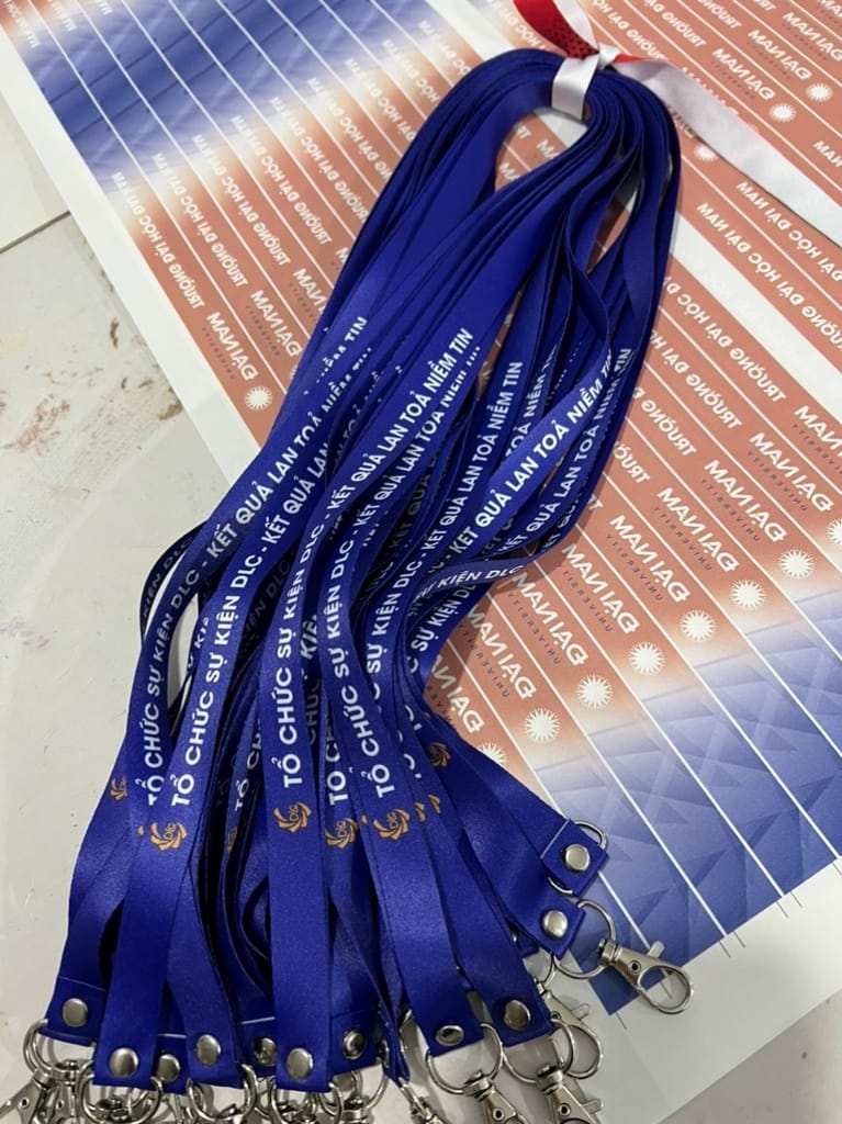 Lanyard thiết kế riêng