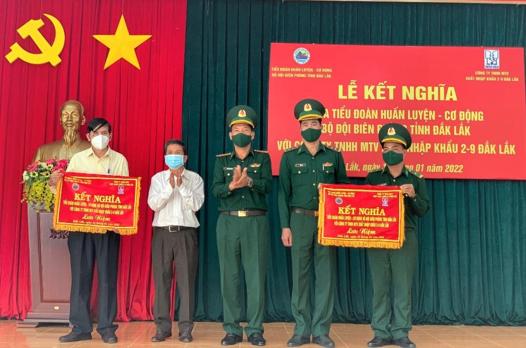 Cờ lưu niệm kết nghĩa