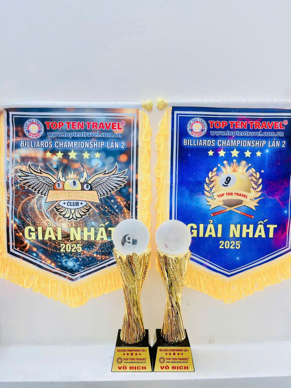 In cờ lưu niệm lấy ngay