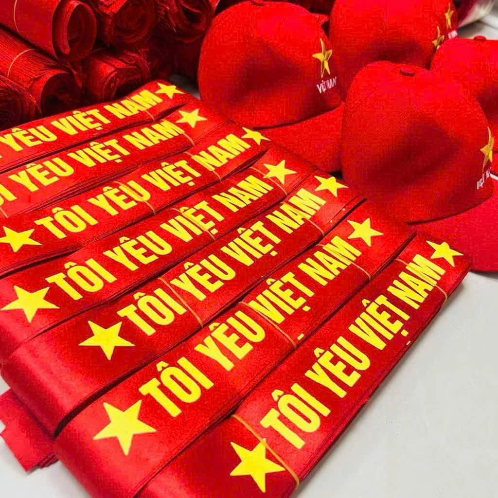 Băng rôn đeo đầu tôi yêu Việt Nam