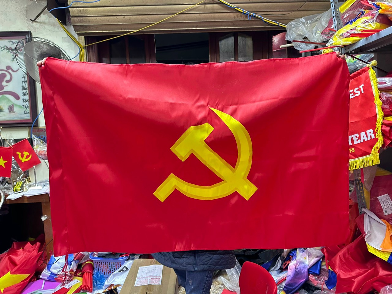 Lá Cờ Đảng – Xưởng In Cờ HOÀNG GIA