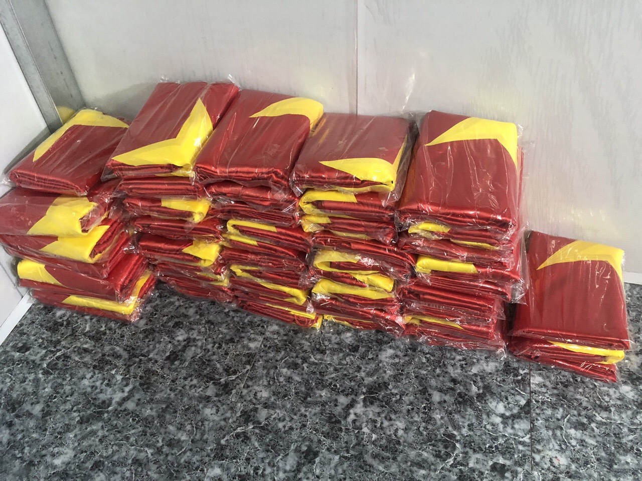 Mua Cờ Đảng – Xưởng In Cờ HOÀNG GIA Hà Nội