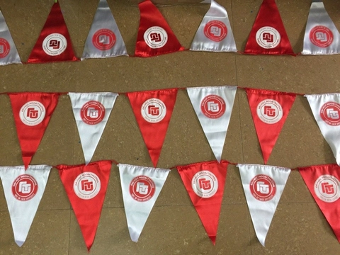 Mua cờ dây tam giác ở Hà Nội – Xưởng in cờ HOÀNG GIA