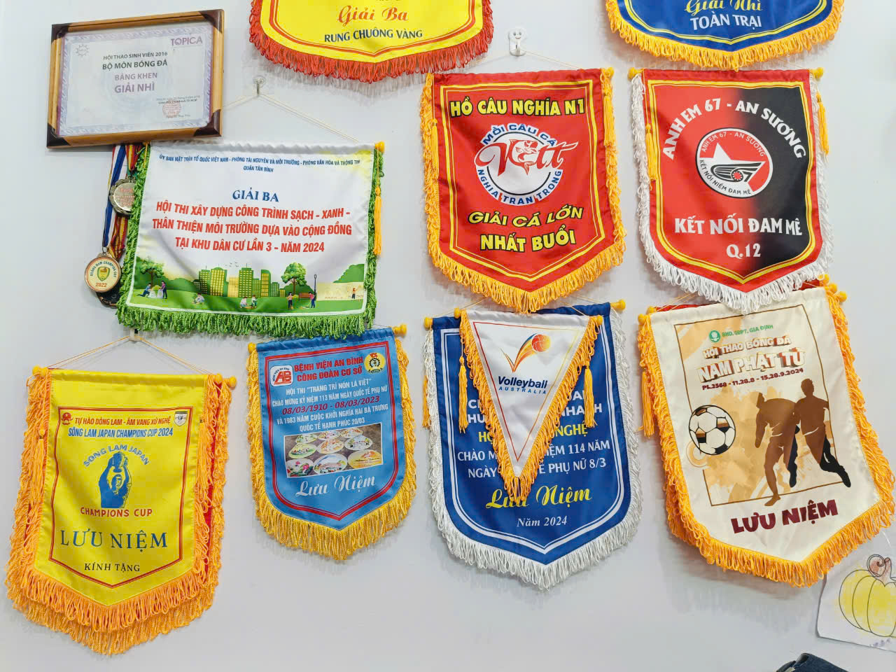 Các mẫu cờ lưu niệm