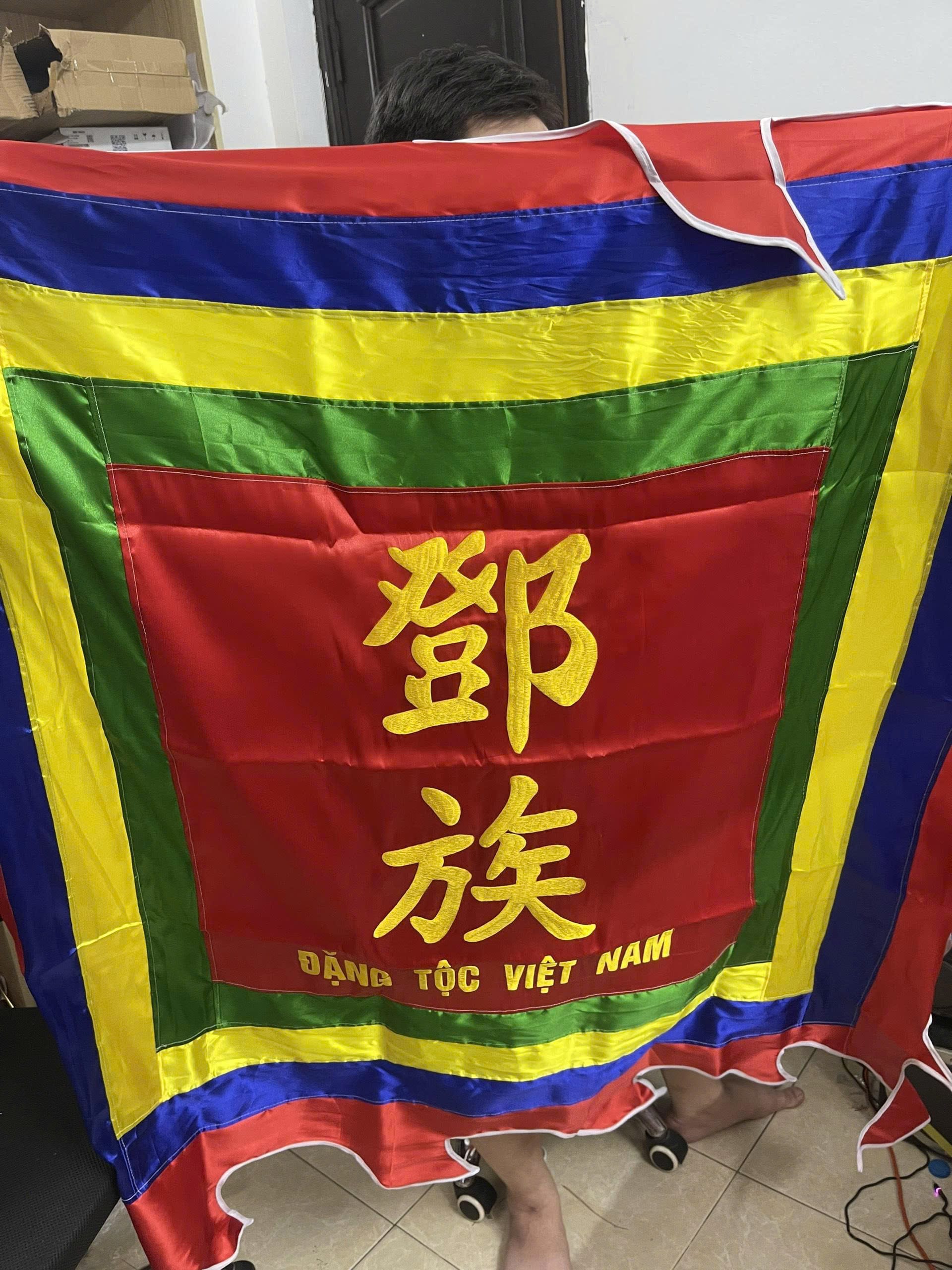 Cờ Thần Giao Hàng Toàn Quốc - Xưởng In Cờ HOÀNG GIA Hà Nội