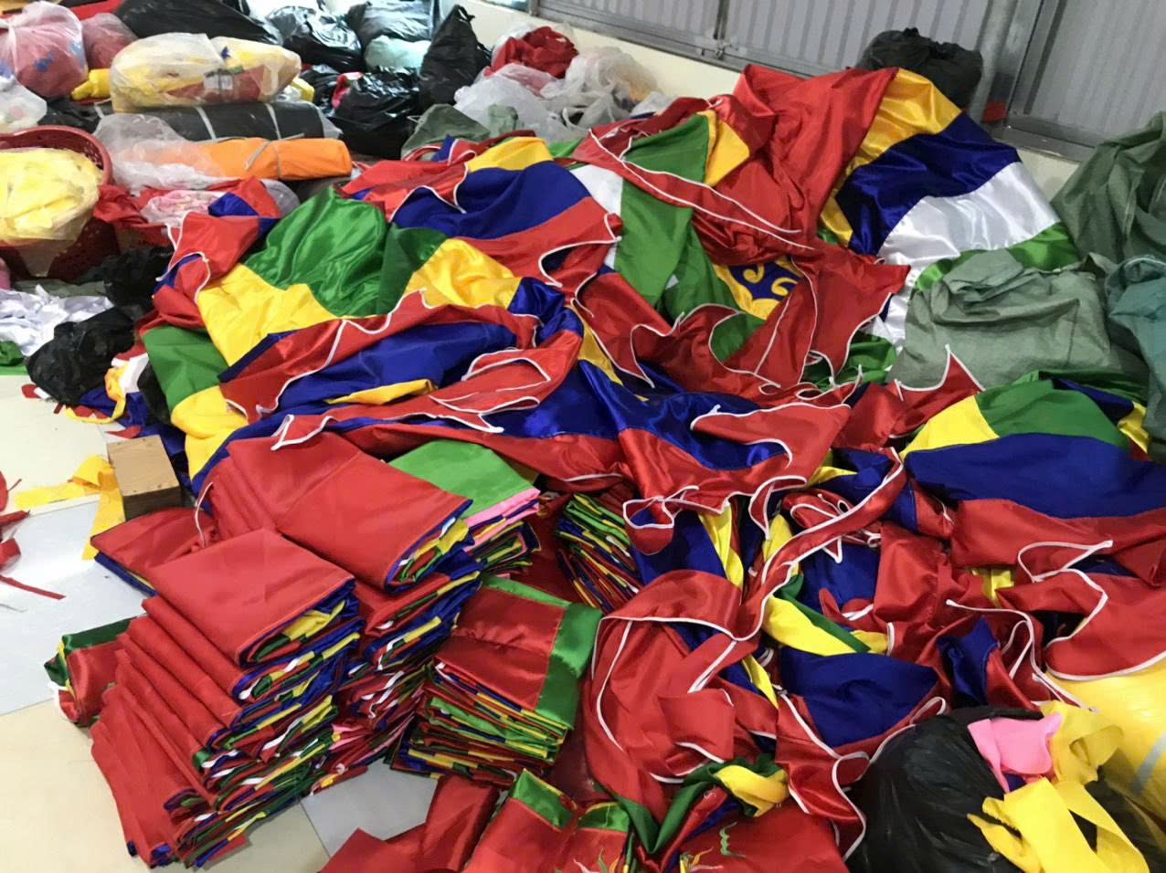 Mua Cờ Thần Ở TP.HCM – Đặt In Tại Xưởng In Cờ HOÀNG GIA