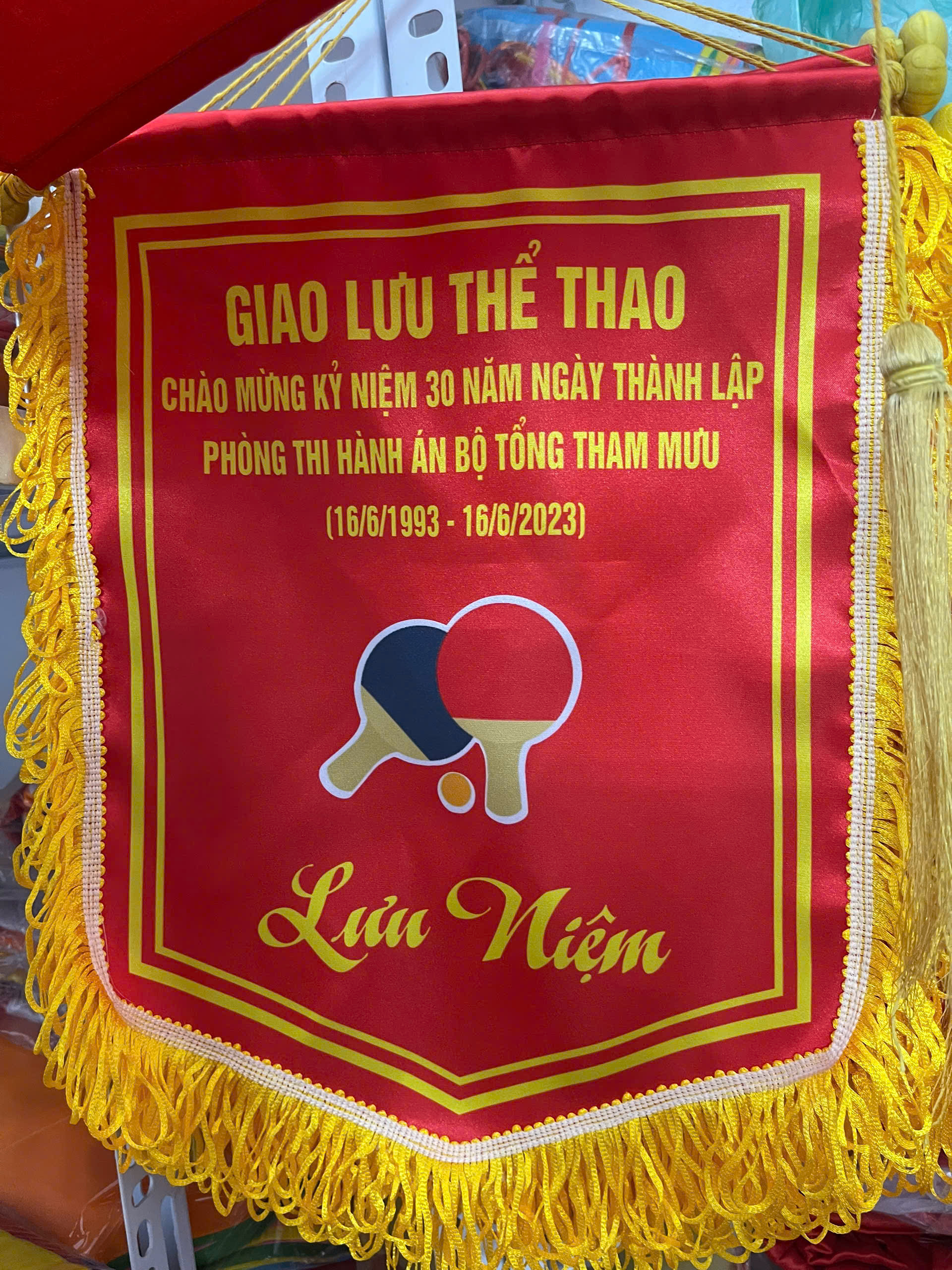 Cờ lưu niệm giao lưu bóng bàn