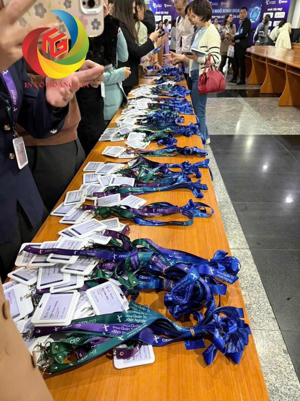 Làm dây đeo thẻ