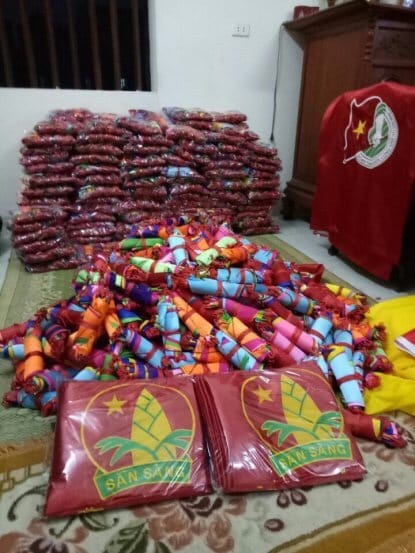 Mua cờ dây tam giác online – Xưởng in cờ HOÀNG GIA Hà Nội